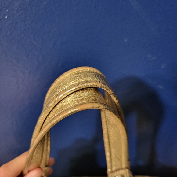 Gold Coach Purse - Picture 5 of 11